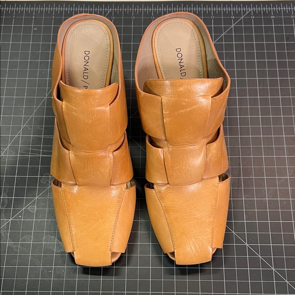 Donald J. Pliner Shoes - Donald J. Pliner Women's Brown Leather Mules